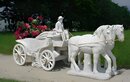 Statue voiture à cheval avec son cocher