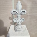 Chapeau pilier fleur de Lys