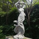 Statue de jardin en pierre La Venus aux Fleurs