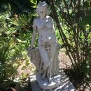 Statue de jardin en pierre Femme : L’égyptienne