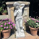 statue-femme-avec-fleurs dans les cheveux