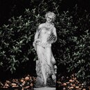 Statue de jardin en pierre Femme : Saison l'été