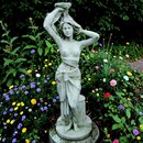 Statue de jardin en pierre La Paysanne