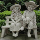Statue Enfants aux chapeaux assis sur le Banc