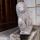 Statue Lion avec écusson sur  patte droite