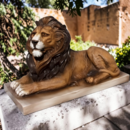STATUE LION couché peint