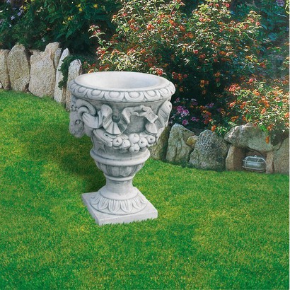 GRAND VASE AVEC TETE DE BELIER