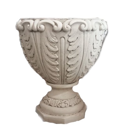 vase rond sur pied octogonal en pierre
