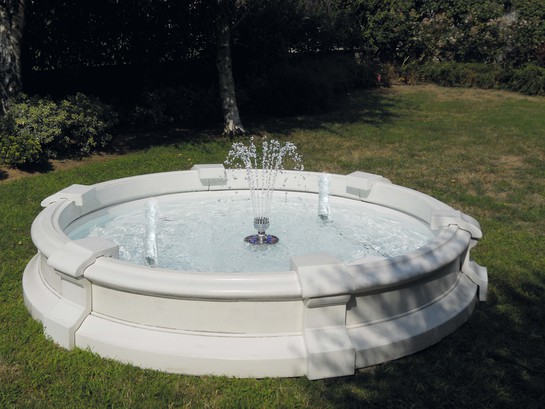 -Fontaine-en-pierre-avec-bassin-modèle-ALBA-ADRIATICA-