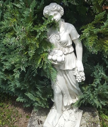 Statue de jardin en pierre Femme : Saison l'automne