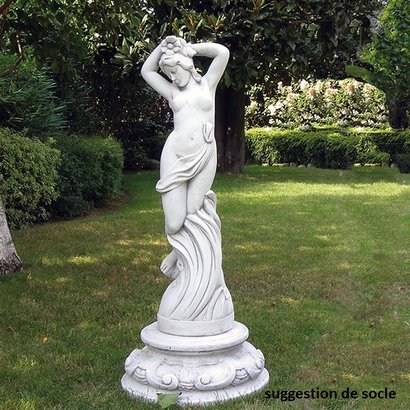-femme-statue-en-pierre-VIRGINIA