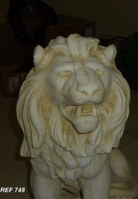 Statue Lion Assis (regard à gauche)