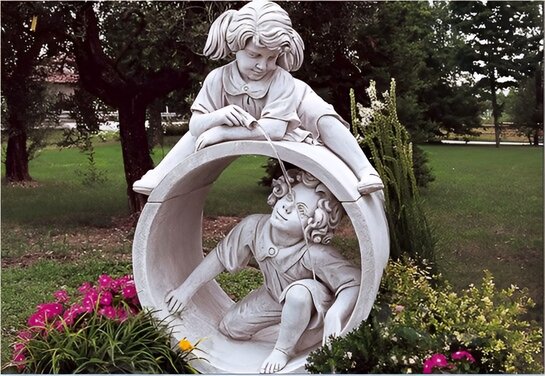 Statue en pierre Fille et Garçon partie de cache-cache