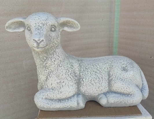 Statue Agneau couché