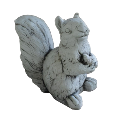 Statue écureuil tenant une noisette