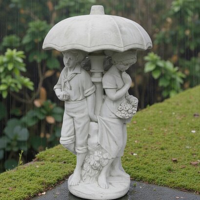 Statue de jardin en pierre Amoureux Sous Parapluie