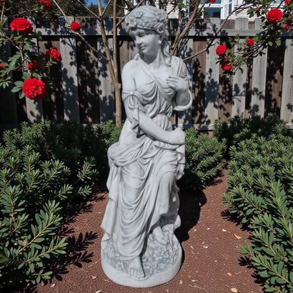 décoration-statue-femme-assise-