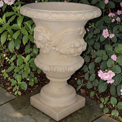 VASE COUPE TETE DE LION PIED CARRE