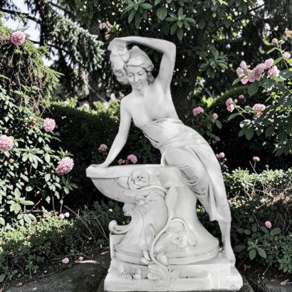 Statue Femme Dénudée assise sur Vasque