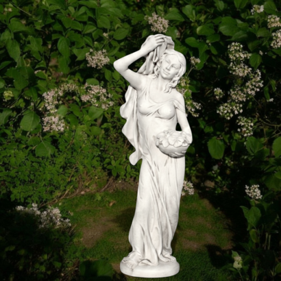 Statue de jardin en pierre : La Porteuse de Fleurs (bouquet de fleurs 
sur main gauche)