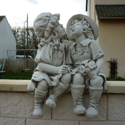 Statue Enfants Bisou Amoureux