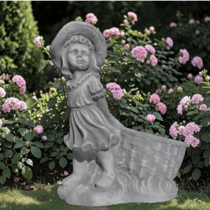 Statue en pierre fillette tirant un panier