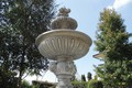 -Fontaine-en-pierre-avec-bassin-modèle-PERUGIA-
