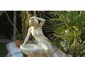 Statue Femme Dénudée assise sur Vasque