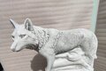 statue loup debout