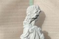  Statue femme tenant une lyre