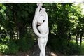 Statue de jardin en pierre Femme Nue sur Sphère