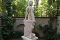 Statue de jardin en pierre Femme : L’égyptienne