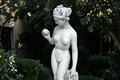statue  femme Vénus à la pomme ERIS 120 cm