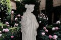 Statue de jardin en pierre Femme Saison été