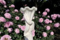 Statue de jardin en pierre Femme aux Cornes d'Abondance
