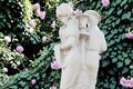 Statue de jardin en pierre Les Amoureux