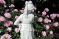 Danseuse de Canova avec un doigt sous le menton