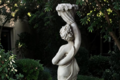 Statue de jardin en pierre Femme Dénudée