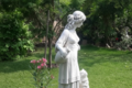 Statue Femme La Verseuse Romaine et le chat