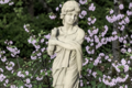  Statue femme tenant une lyre