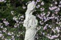  Statue femme tenant une lyre