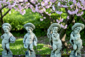 Statue Enfant au Chapeau Saison Hiver