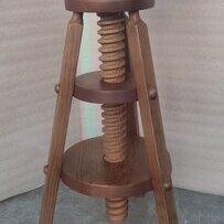 Tabouret de bar à vis en bois